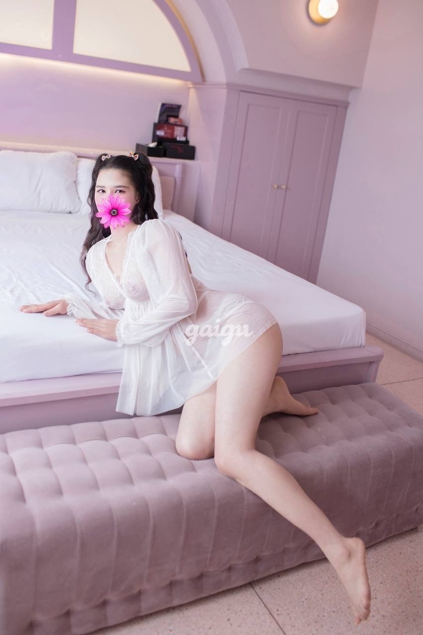 QUỲNH TRÂM GÁI DÂM CHỈ 1 từ thôi CHẤT
