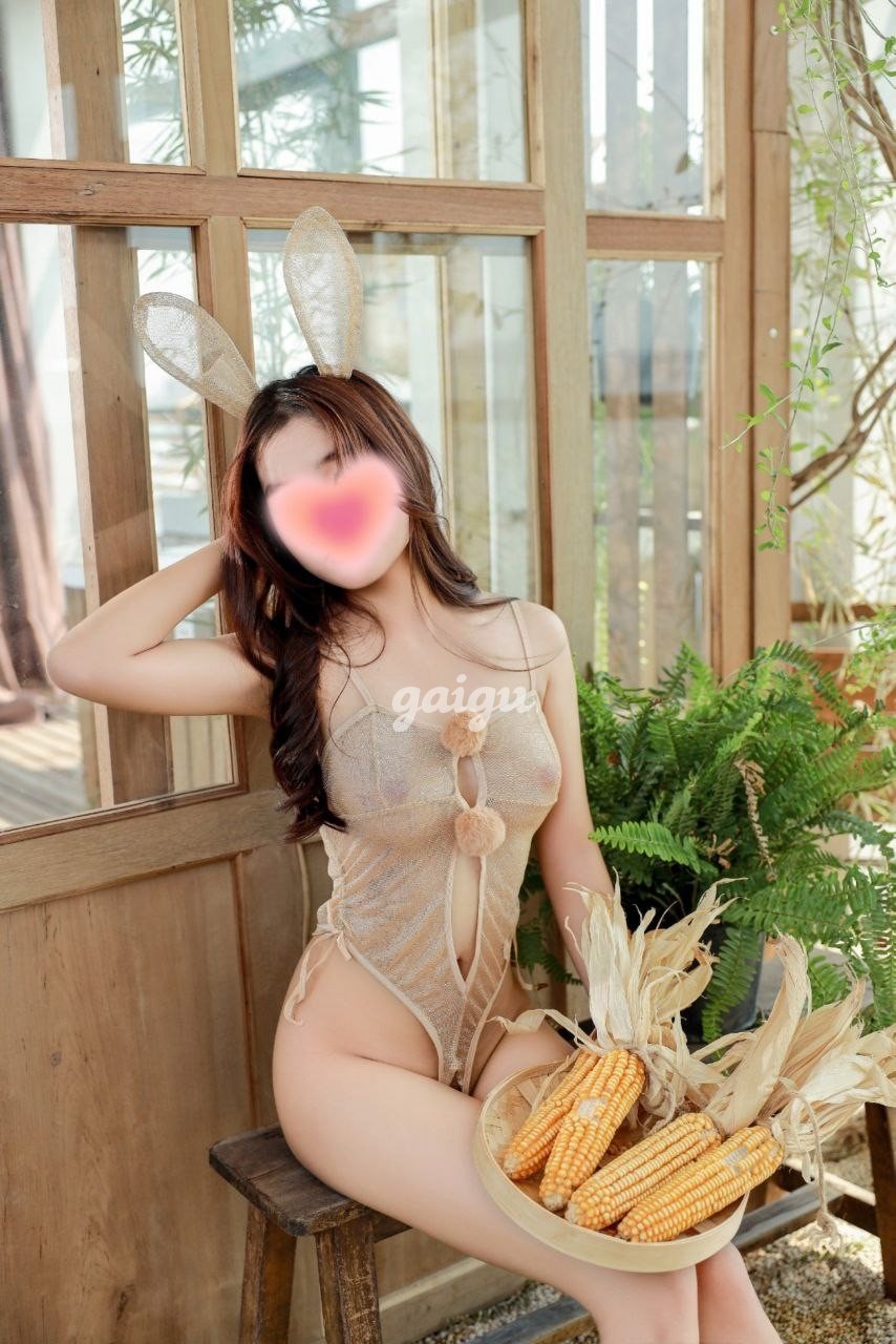 TRÀ MY – EM GÁI NON TƠ NGỌT NGÀO NHƯ CHOCOLATE -VÚ TO-MÔNG MẨY