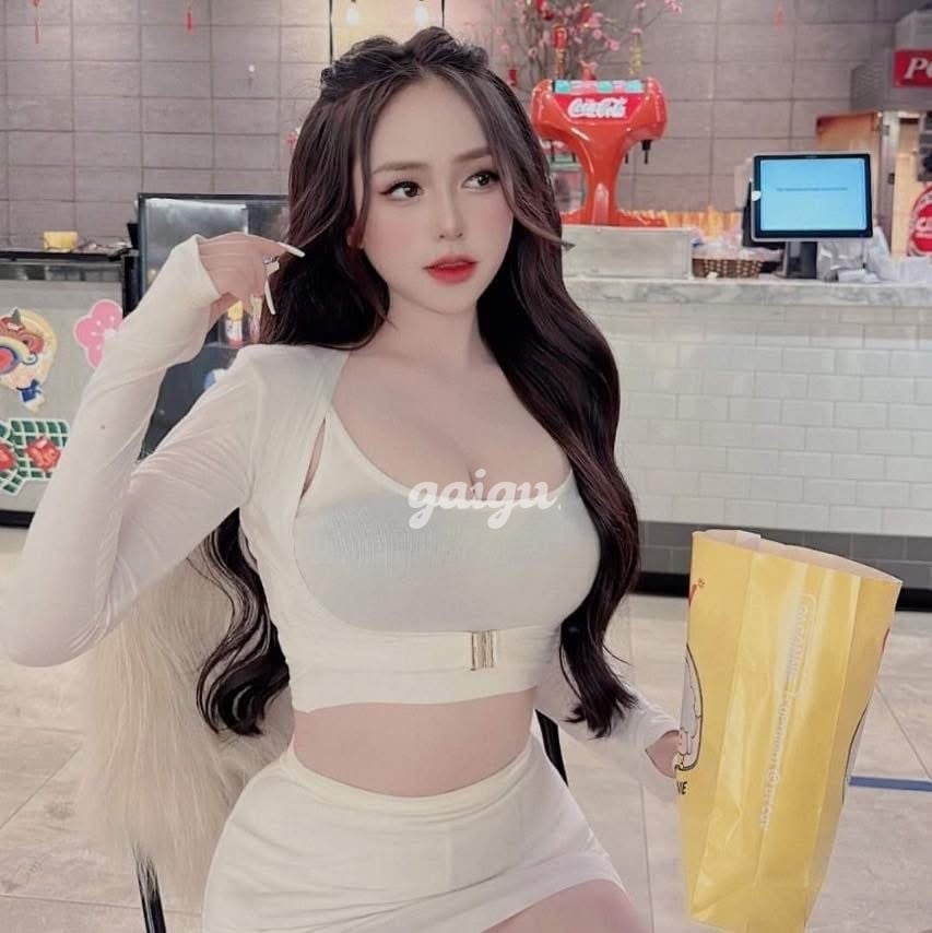 Mới 100 %-Yến Nhi–Face Xinh-Mắt Đĩ-Body Đẹp-Siêu Tình Cảm-Phục Vụ Chu Đáo