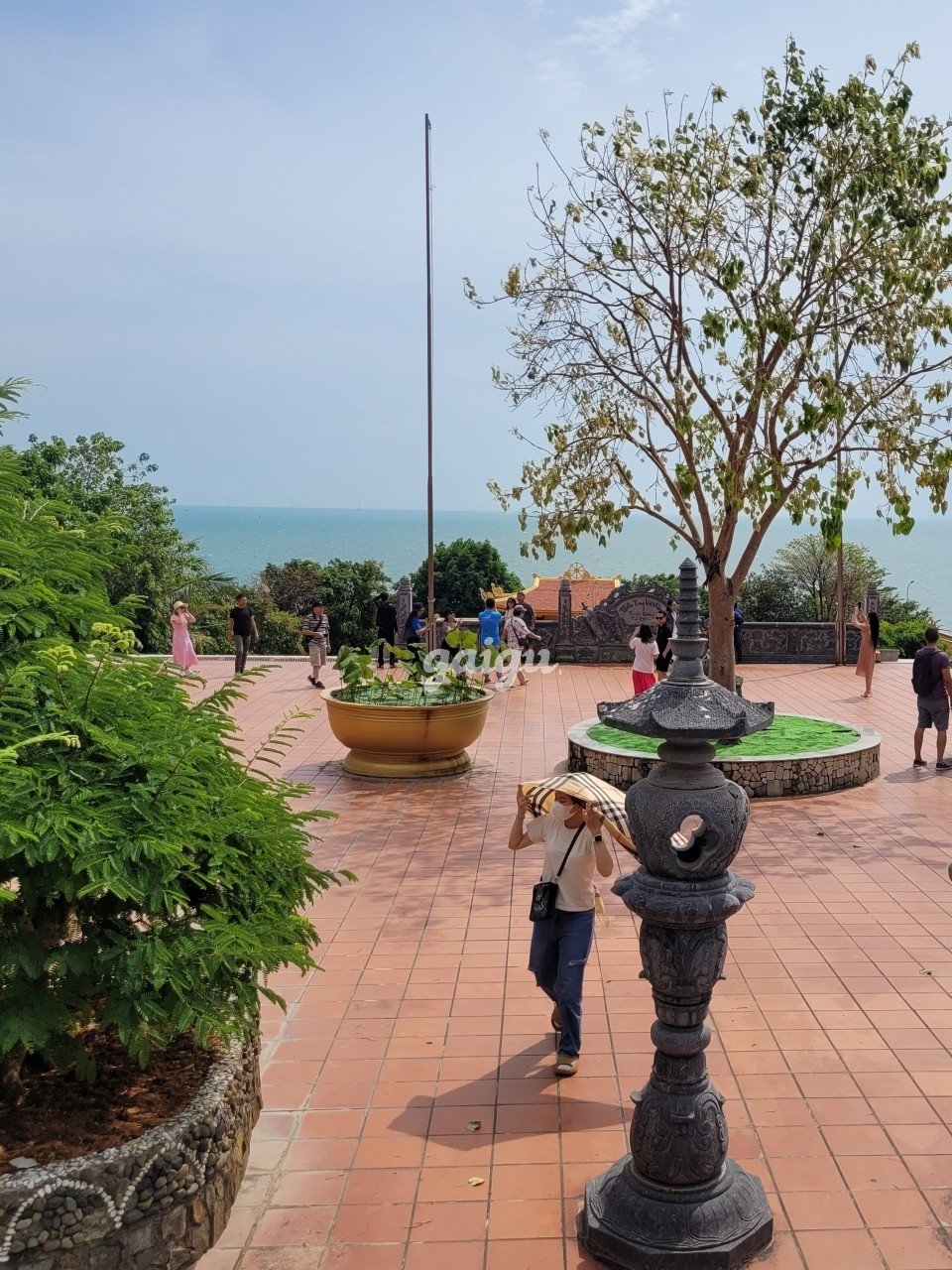 CHÂU PHA . PHỤC VỤ TẬN NƠI. XINH NHƯ THIÊN THẦN.