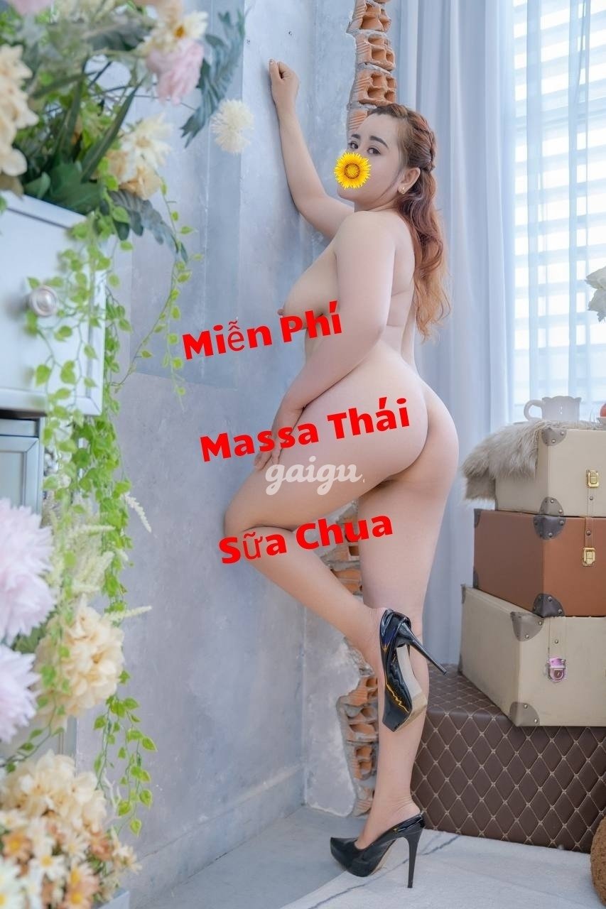 HOÀI THƯƠNG EM GÁI XUẤT THÂN TỪ MASSA THÁI THẦN DÂM
