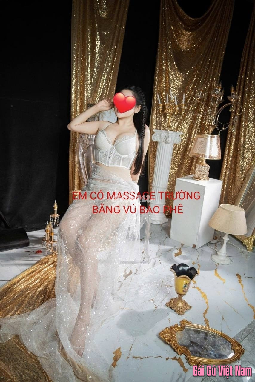 KIM NGỌC XINH XẮN VÚ TO SEXY BÚ CU DÂM ĐÃNG ĐÁ BI CUỒNG NHIỆT CHIỀU KHÁCH