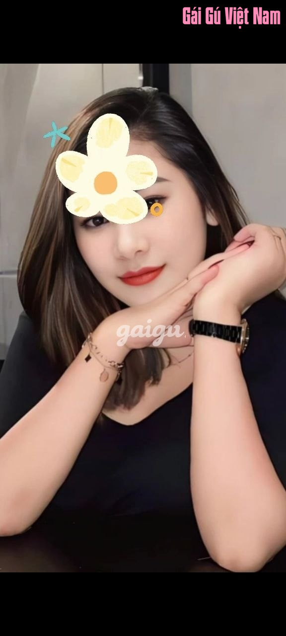Khánh Linh ngọt ngào xinh xắn body cực nét